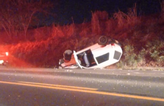 Carro Parte Ao Meio Em Grave Acidente Comando Vp