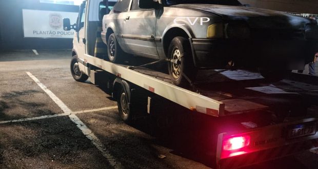 PM Encontra Carro Furtado Dentro De Casa No Bairro Cidade Aracy