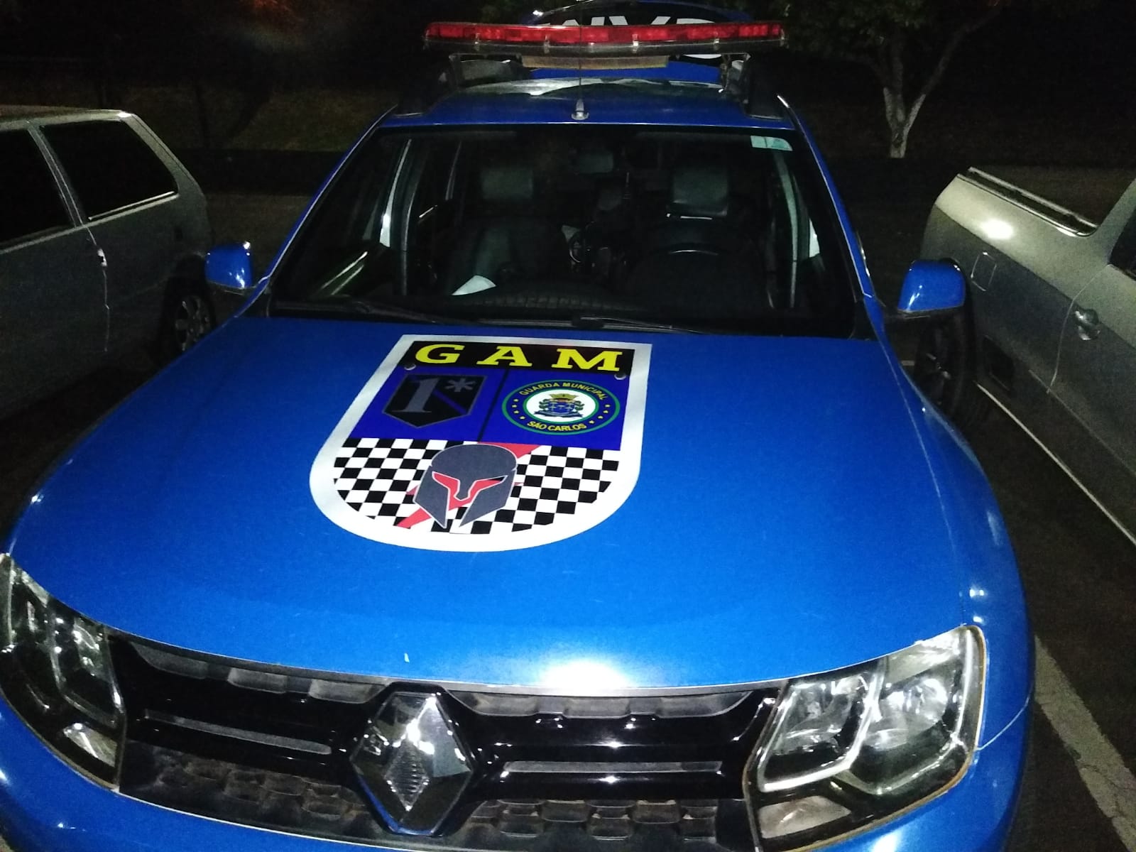 sete-bandidos-rendem-familia-e-praticam-roubo