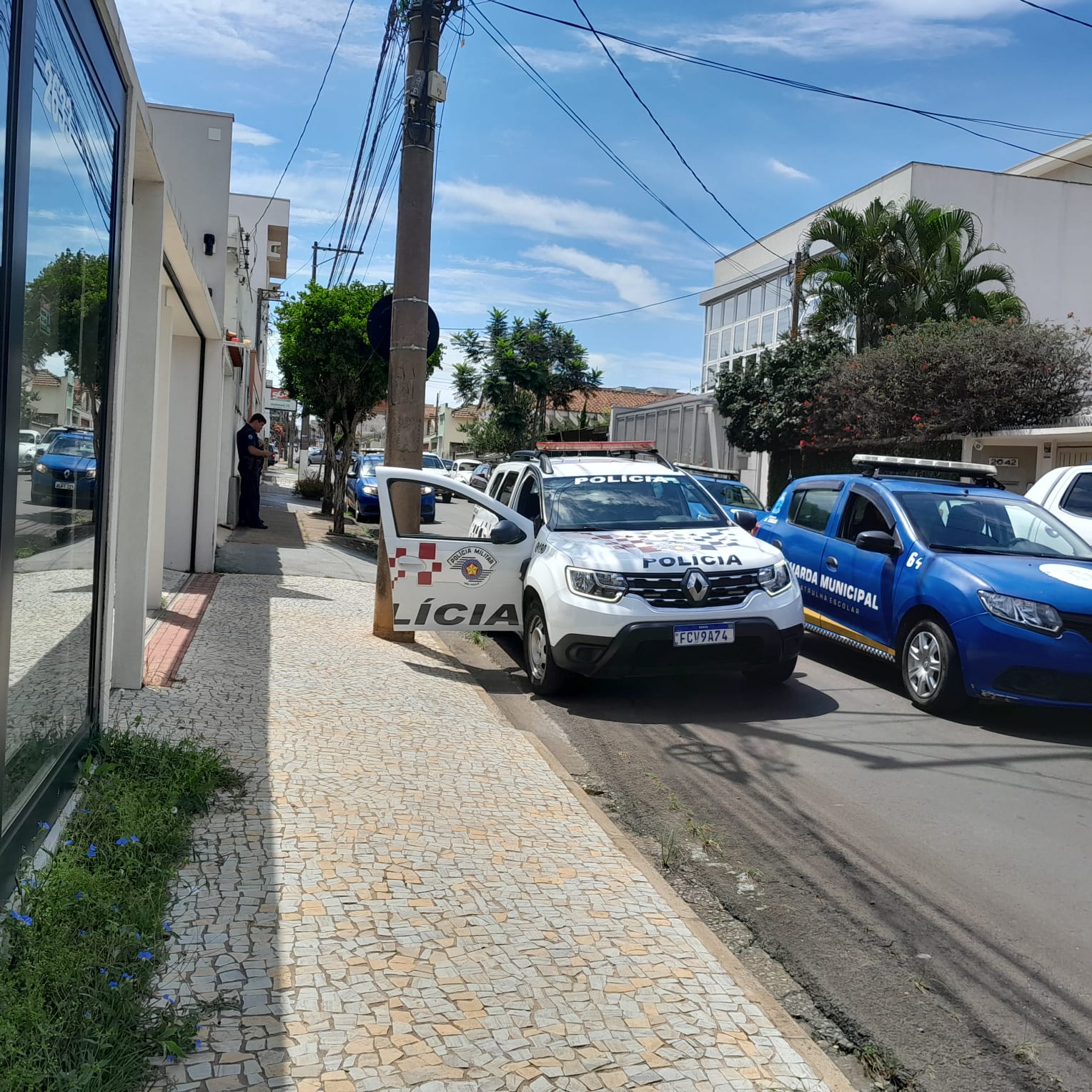 e75362a6-5b3c-4922-bf29-feb1b001836f