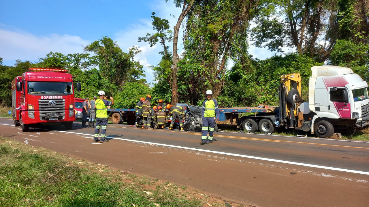 Acidente-com-duas-mortes-sp-255