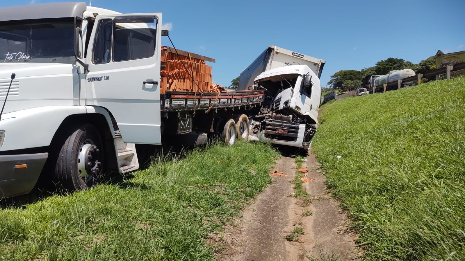 b591ec4d-9fed-43e3-831e-e83b96ebed42