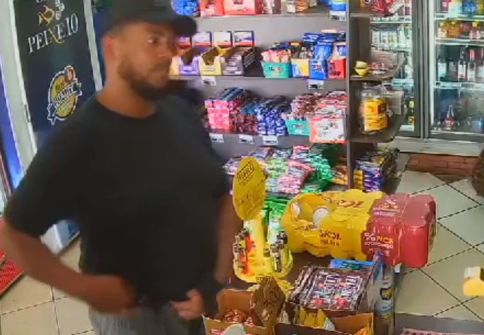 Carlos-Rodolfo-Schneider-vertical