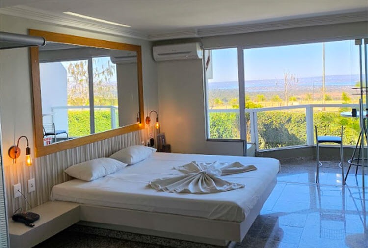 823fc6f9-0129-4e8d-b5da-8119c3b02dd5 (1)