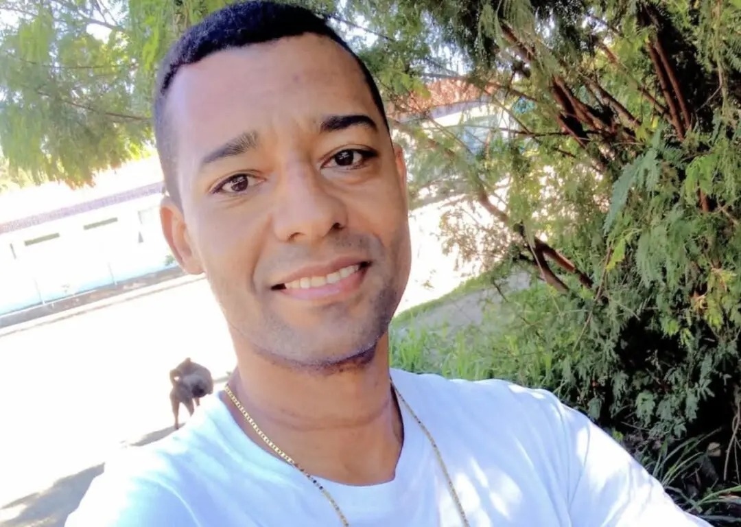 2ccc2a53-ed14-49dc-ac3e-fe5ab32ff64d