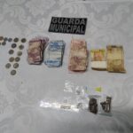 GCM apreende drogas e dinheiro no Jd. Cruzado