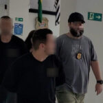 Polícia Civil prende irmãos acusados de matar empresário e colocar fogo no corpo dentro de veículo de luxo