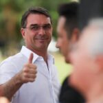 Pesquisa aponta que Flávio Bolsonaro cresce e se aproxima de Lula no 2º turno