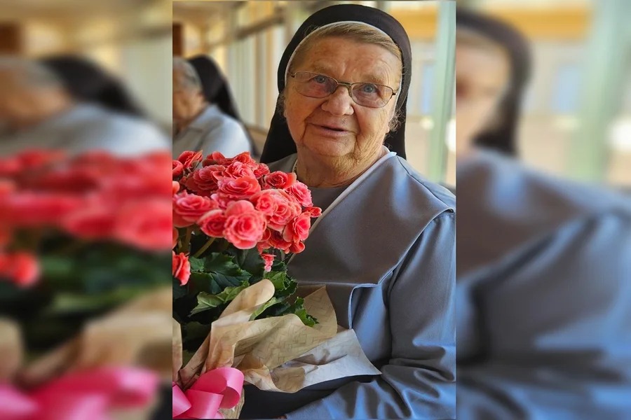 ff5cbf96-e27e-475e-bc58-2e56c9a57544