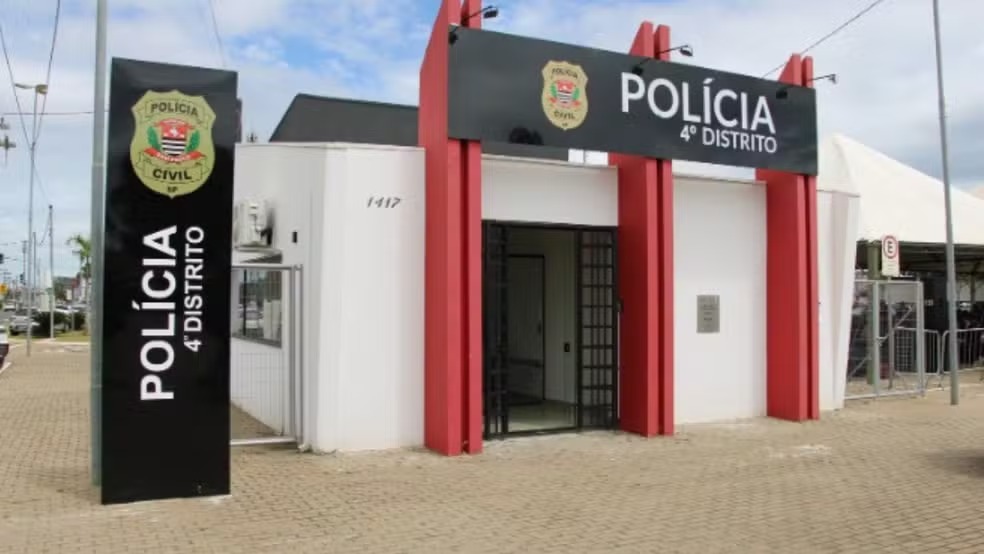 0b826404-d762-434e-a6f9-d90c6d20fb0d