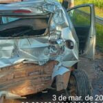 Carro fica destruído em acidente na rodovia Washington Luís