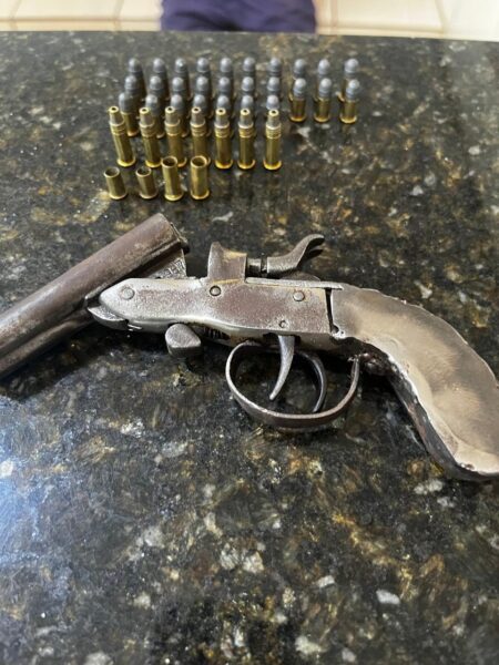 Armas apreendidas durante operação - Imagem: Divulgação / Polícia Militar