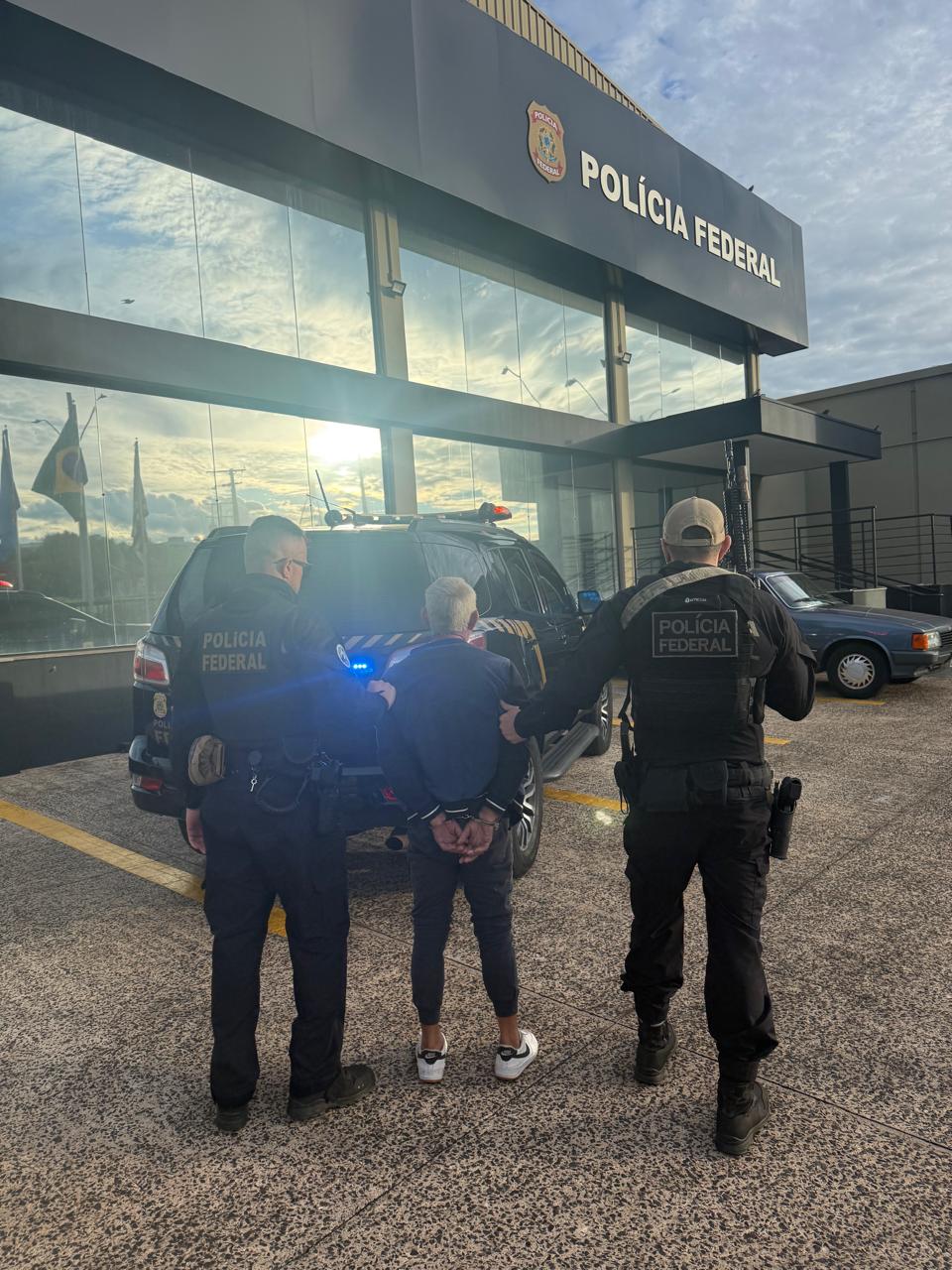 d9d7811a-a903-452c-b786-3e5a605948c1