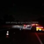 Mulher morre atropelada e veículo foge do local