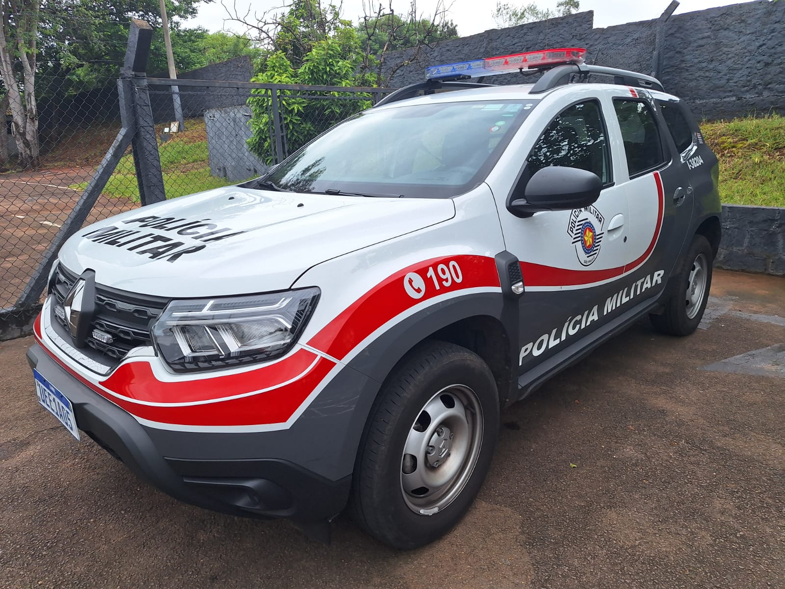 573f75ec-b4d6-4bad-b9b6-94b07d7fecff