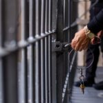 Terror em cela: detento é esquartejado e tem língua e olhos  arrancados em cela