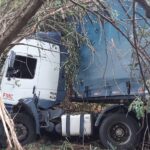 Motorista de caminhão morre na SP-215