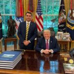 Flávio é recebido por Trump na Casa Branca