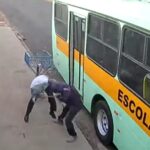 Motorista de ônibus escolar é agredido violentamente