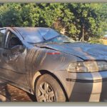 Carro capota e motorista fica gravemente ferido