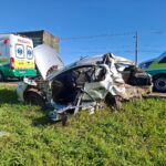 Carro de São Carlos fica destruído em acidente na rodovia Washington Luís