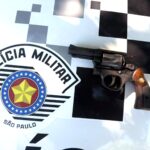Menor criminoso é detido pela PM e arma é localizada